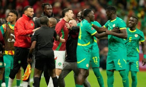 Kupa e Afrikës e vendosur në tavolinë, lojtarët senegalezë: Nuk është AI, nuk fitohet trofeu me e-mail