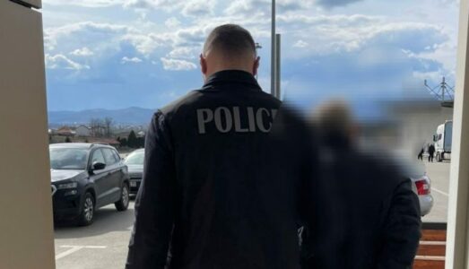 “Ishte nën përcjellje prej kohësh” – Ky është serbi i arrestuar për krime lufte në Kosovë