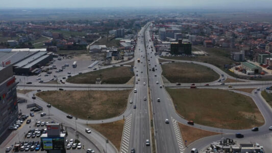 Policia bllokon rrugën nga Prishtina Mall – deri në Veternik dhe anasjelltas, shkak gara e vrapimit