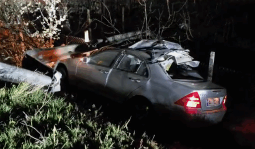 Tentoi t’i arratisej policisë, drejtuesi i mjetit shkakton aksident në Fier