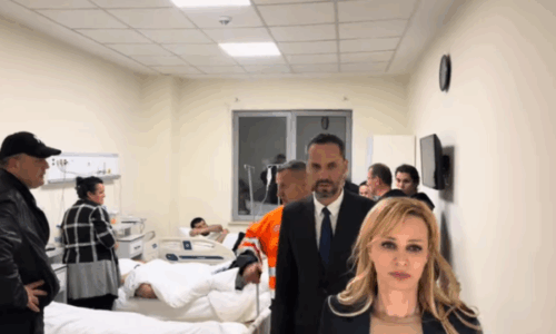 Zjarri në Tiranë, ministri Lamallari viziton zjarrfikësit dhe qytetarët: Fatmirësisht janë jashtë rrezikut për jetën