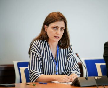 Ymeri: Për çdo litër naftë gjysma është kosto e naftës, gjysma tjetër “pjesë e qeverisë”