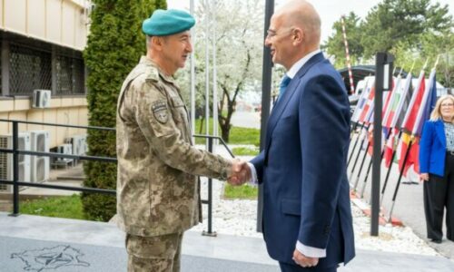 Ulutas pret ministrin grek të Mbrojtjes, KFOR jep detaje: U diskutua situata e sigurisë në Kosovë