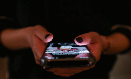 Greqia pritet të njoftojë ndalimin e rrjeteve sociale për fëmijët nën 15 vjeç