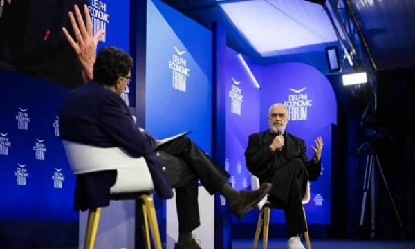 Rama në Greqi flet për kërkesën ndaj Trumpit për Thaçin në Hagë  Ma ha mendja është i zënë