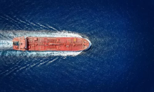 India blen naftë nga Irani për herë të parë pas disa viteve