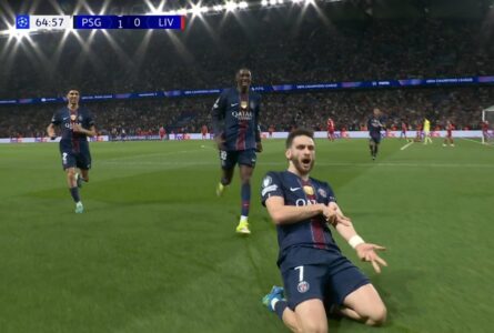 Tjetër gol i jashtëzakonshëm, PSG po i jep leksione Liverpool-it