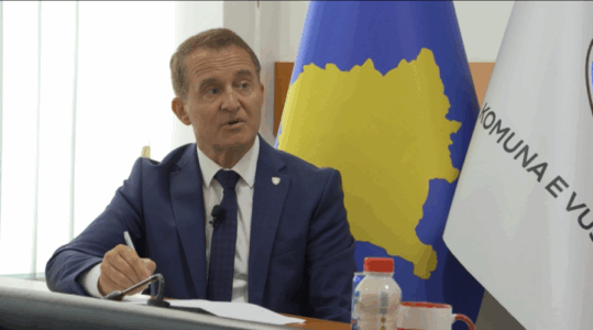 Idrizi: Vitin e kaluar komunës i janë marrë tre milionë euro për kontratat kolektive për mësimdhënësit