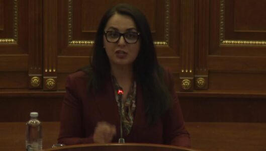 LDK-ja nuk voton: Mos i kaloni ligjet pa debate, mos impononi agjenda