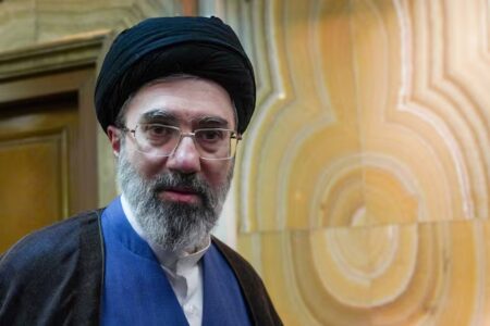 Reuters: Lideri i ri suprem i Iranit ka plagë të rënda dhe shpërfytyruese