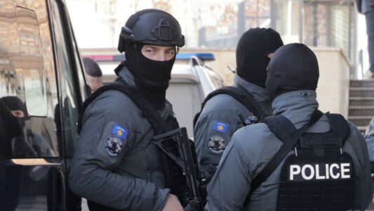 Arrestohet një person në Kaçanik për krime lufte ndaj civilëve – I konfiskohet një uniformë të MUP-it serb