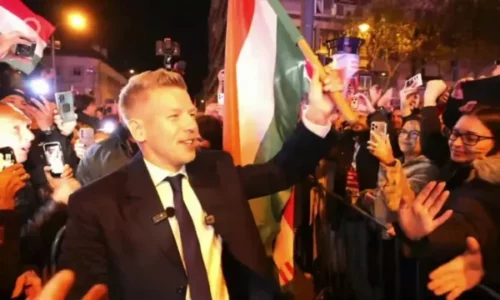 Peter Magyar i drejtohet turmës: Së bashku e çliruam Hungarinë, e shporrëm regjimin e Orbanit