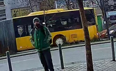 Kërkohet ndihma e qytetarëve në identifikimin e ‘hajnit’ në Prishtinë