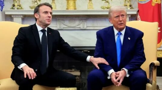 Macron kërkon rifillim të negociatave: Fola me Trumpin për hapjen e Hormuzit