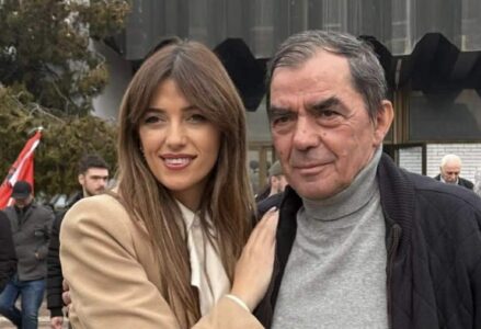 Albulena Haxhiu njofton për vdekjen e babait të saj: Do të dua përherë dhe nuk do të harroj kurrë