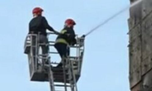 Zjarr në një puntori në Ferizaj, lëndohet një person