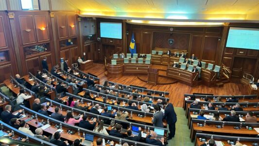 Deputetët miratojnë në parim Projektligjin për sigurimet shëndetësore