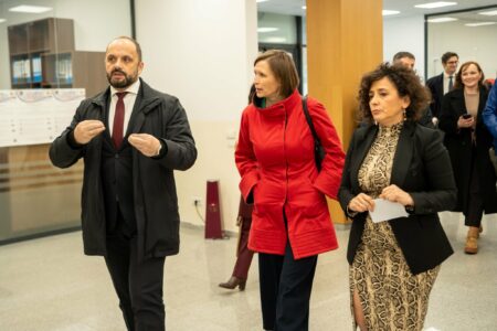 Marrëveshja e 14 marsit, ndërkombëtarët vizitojnë Mitrovicën e Veriut