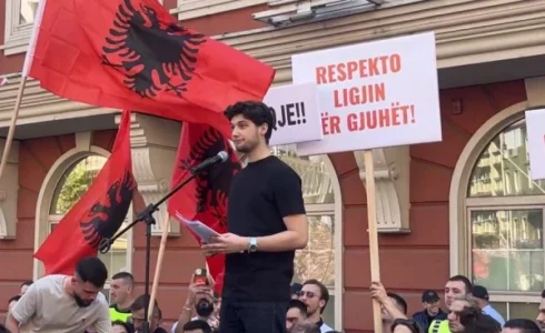 “Respekto Ligjin për gjuhët”, studentët shqiptarë në Shkup kërkojnë të drejta