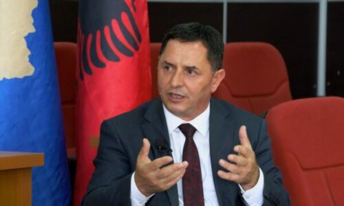 Ngjarja tragjike me tre viktima në Malishevë, Kastrati ngushëllon familjen Berisha: Presim sa më shpejt të zbardhen shkaqet