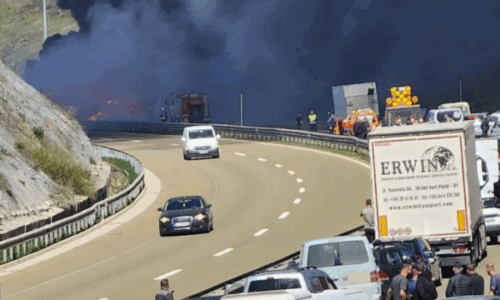 Policia jep detaje për kamionin që u dogj në autostradën “Ibrahim Rugova”