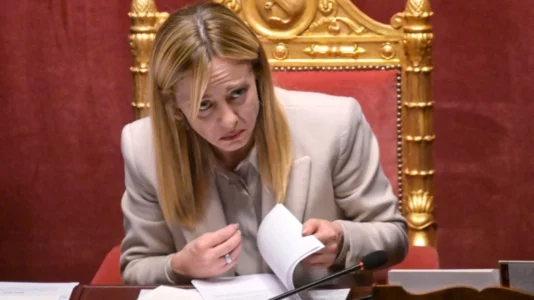 Qeveria Meloni përfshihet në aferë, gazetarja pranon se ka pasur një lidhje dashurie me Ministrin e Brendshëm