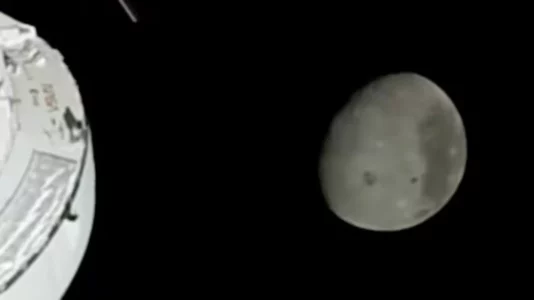 Artemis II përfundon udhëtimin rekord rreth Hënës – dhe tani po kthehen në Tokë