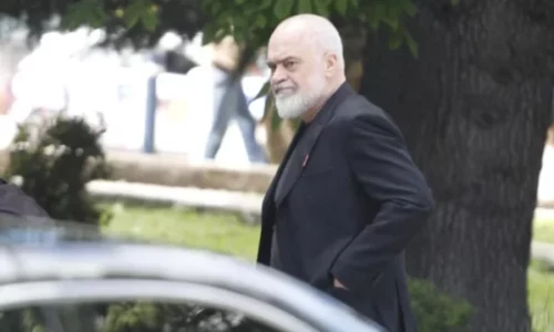 Rama mbledh Grupin Parlamentar të PS-së, diskutime në Kryesinë e Kuvendit